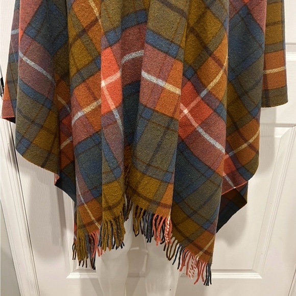 Brontë by moon plaid Lambswool fringe cape - Picture 4 of 5